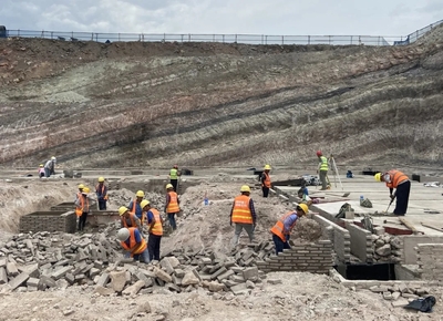 义龙新区人民医院工程建设稳步推进中，绿化园林建设初具规模