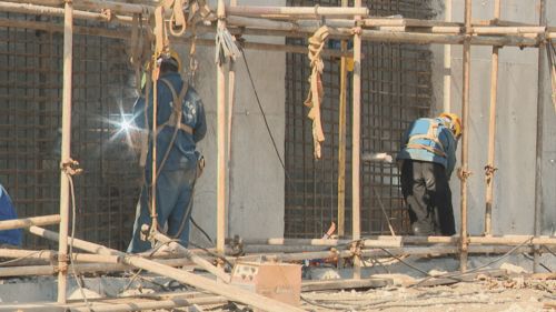 中秋不停工 南部建设者用 坚守 代替 团圆