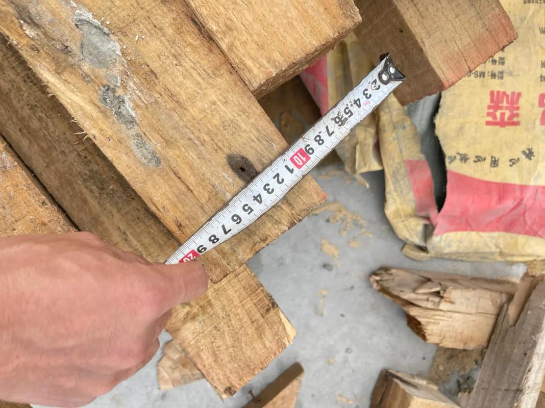 木头人的生活 建设工程中的二手木材与工地木工